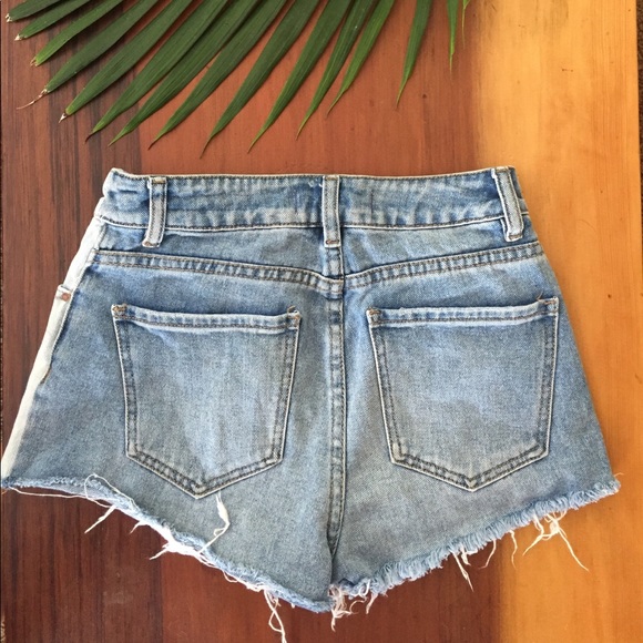 Shorts - Picture 2 of 4